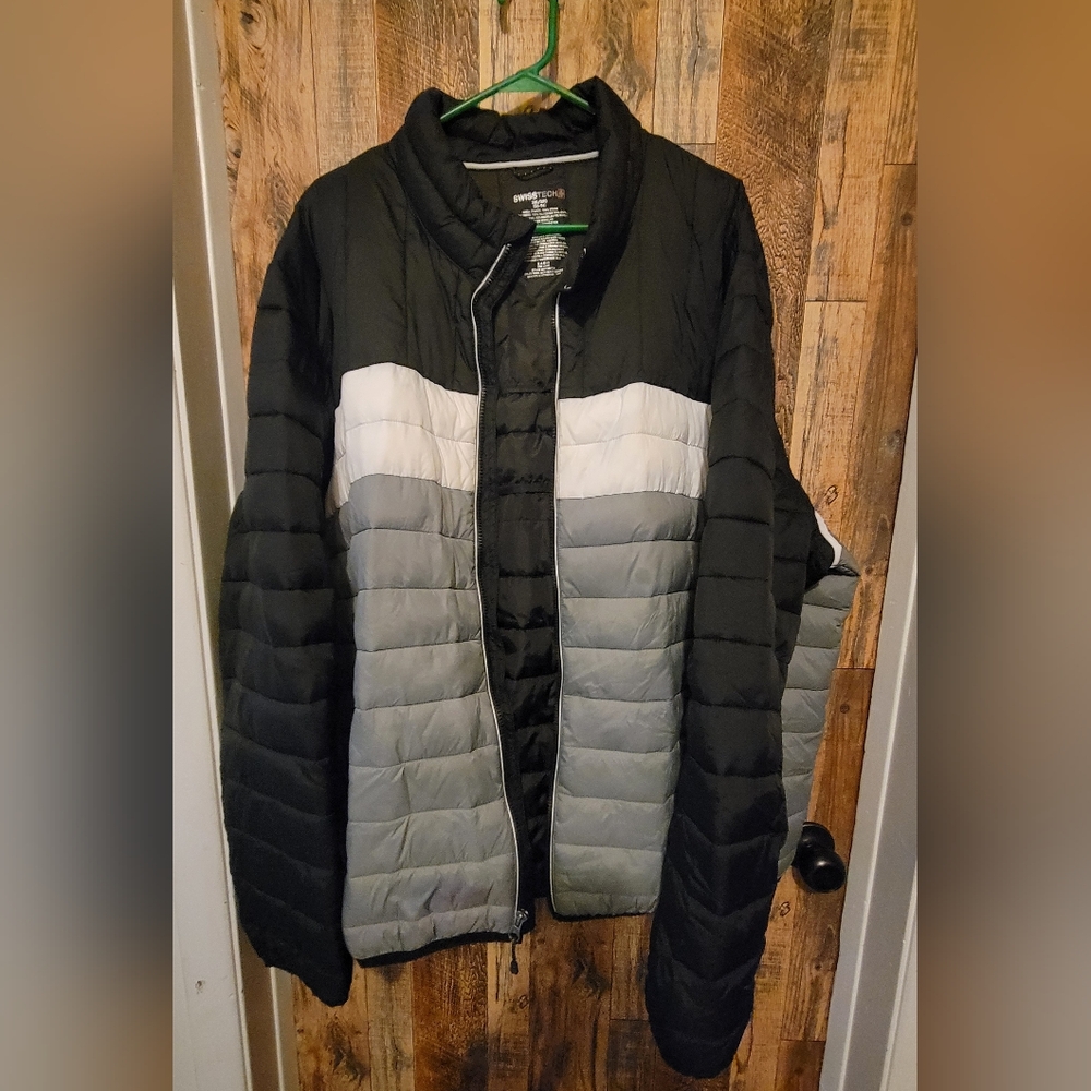 Swiss Tech Men's Black and Gray Puffer Jacket